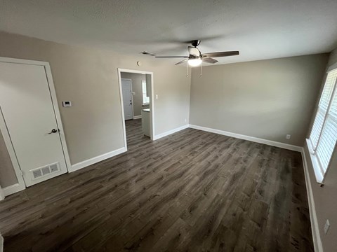820 E Edith St 2 Beds Apartment for Rent
