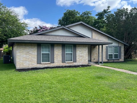 10 Merrie Cir 3 Beds Apartment for Rent