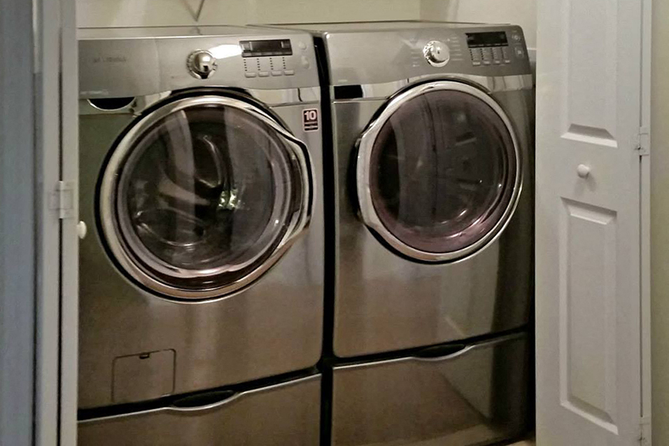 Mountain View Apartments in Anniston near Oxford washer dryer