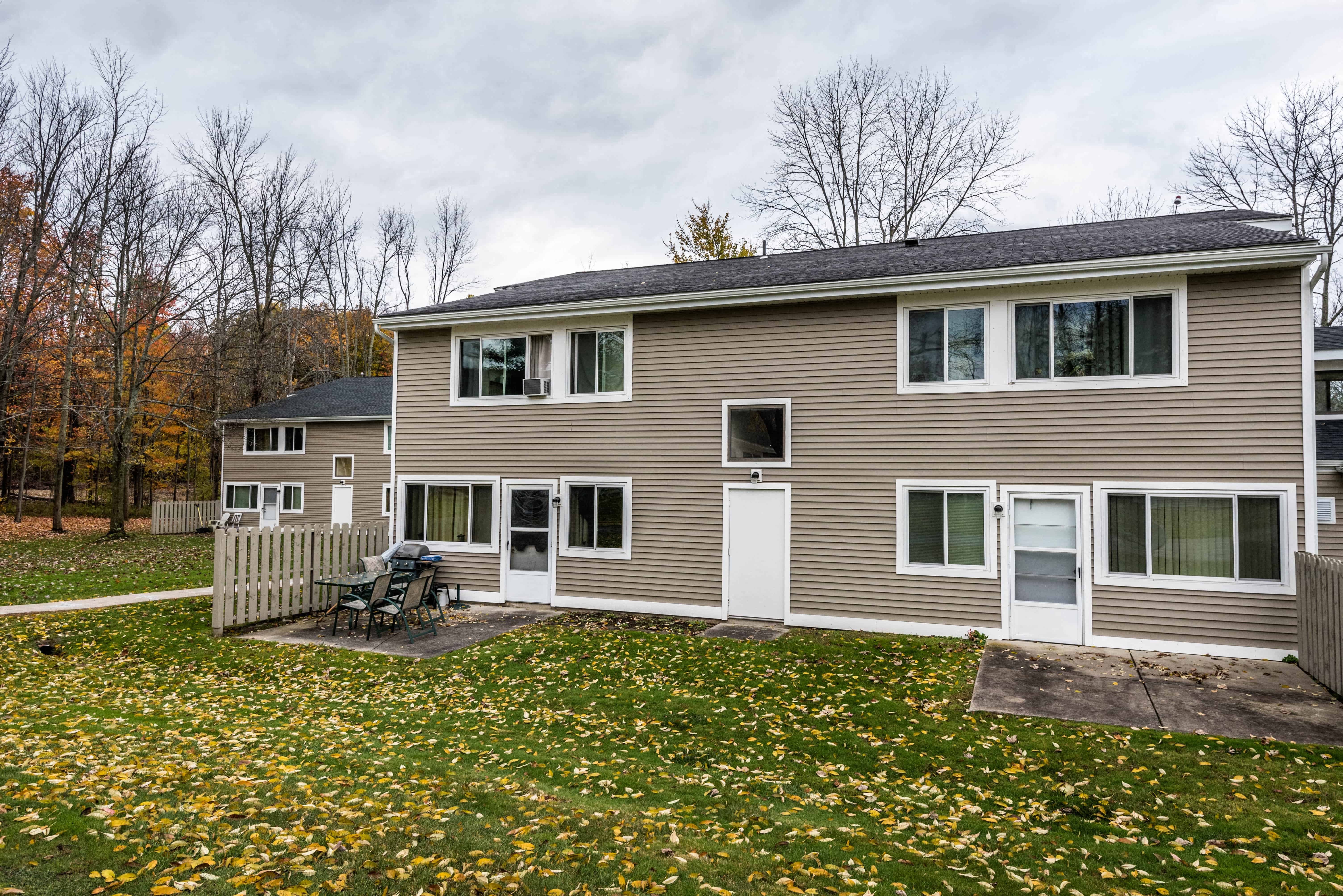 Brewster Mews Apartments | Senior Housing for Rent in Amherst NY