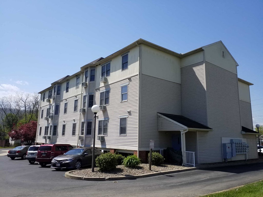 the building where the hotel is located is shown