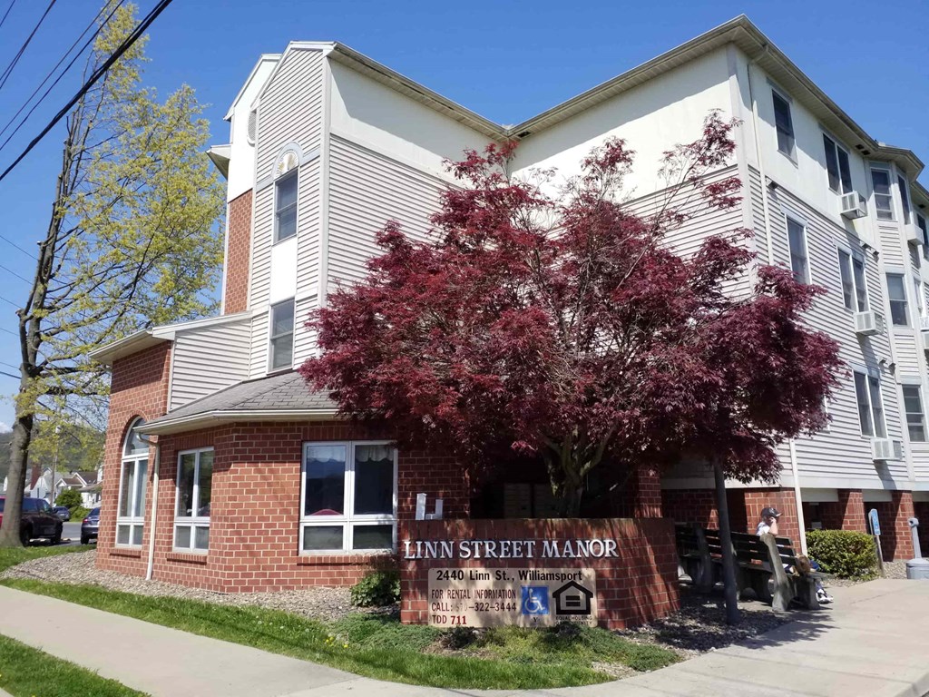 Linn Street Manor