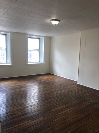 Unit 4F one bedroom $1595 for Aug - Photo Gallery 4