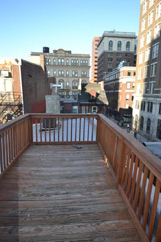 703 Walnut Street 1 Bed Apartment for Rent - Photo Gallery 4