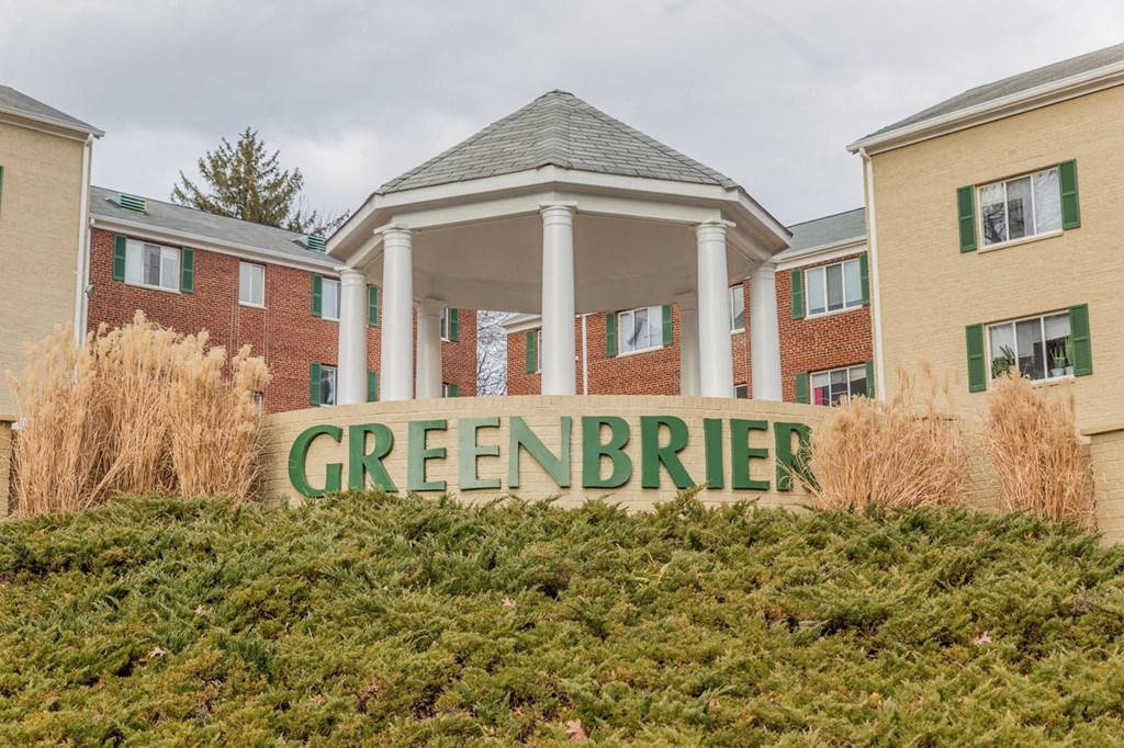 A building with the word Greenbrier on it.