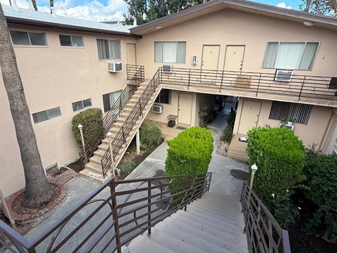 5061 Woodman Avenue 3 Beds Apartment for Rent