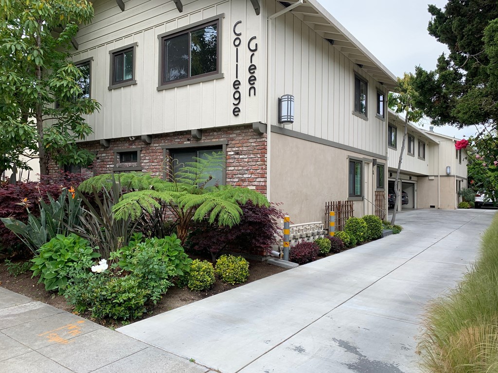 College Green Apartments