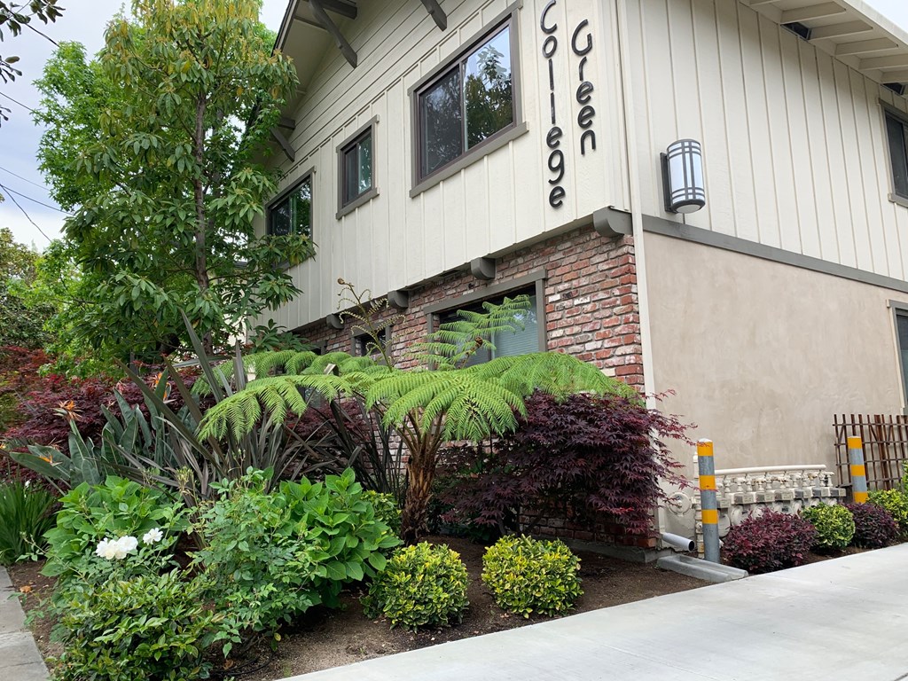 College Green Apartments