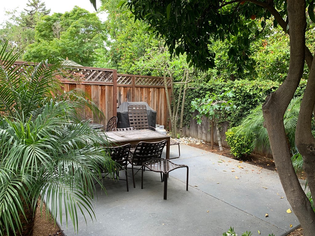 College Green Apartments