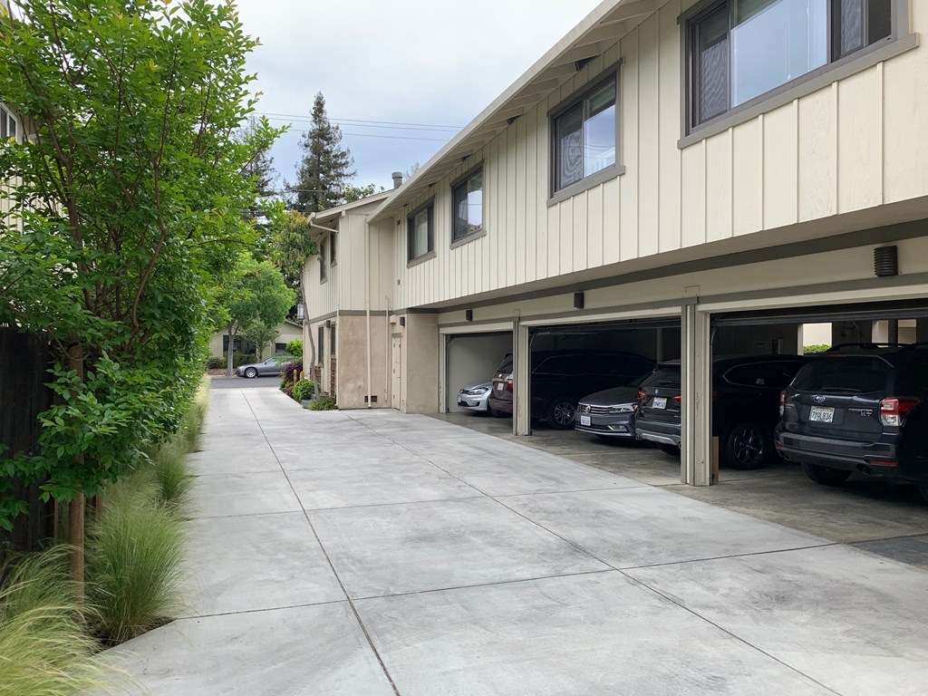 College Green Apartments