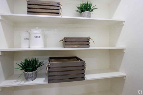 FLORENCE AVE. 2-3 Beds Apartment for Rent - Photo Gallery 6