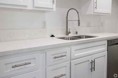 FLORENCE AVE. 2-3 Beds Apartment for Rent - Photo Gallery 5