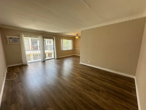 1355 North Poinsettia Place 1-2 Beds Apartment for Rent - Photo Gallery 2