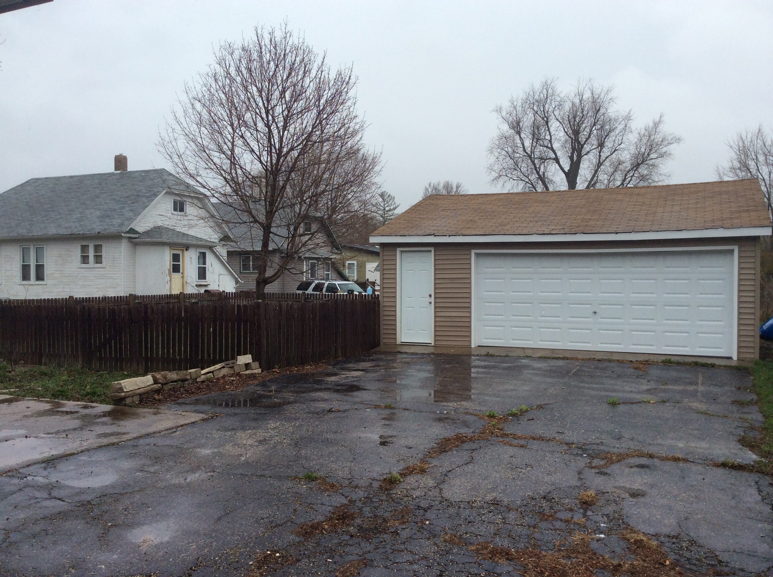 114 W Donovan Ave Woodstock, IL 60098 Apartments, 114 W Donovan Ave