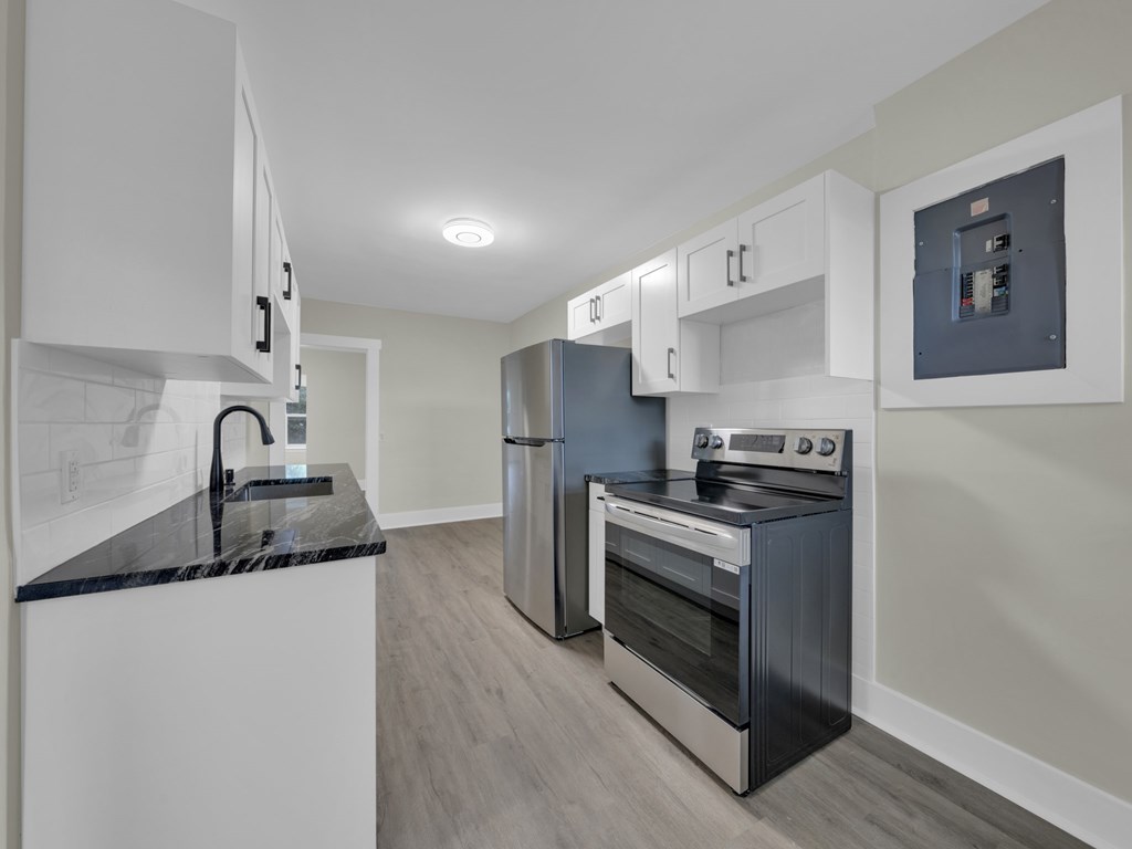 the preserve at ballantyne commons apartment kitchen with stainless steel appliances