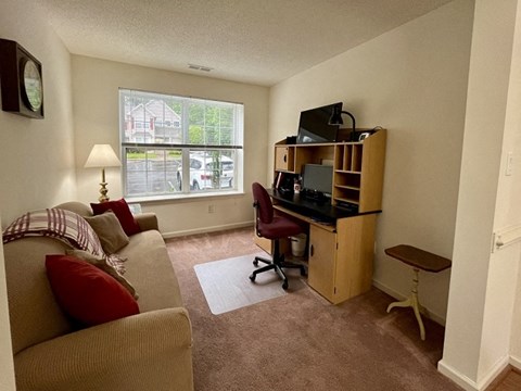 203 Bristol Commons 2 Beds Apartment for Rent