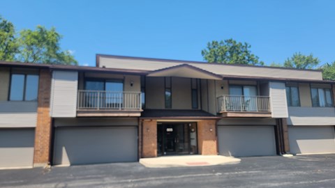 805 Oakton Street 2 Beds Apartment for Rent