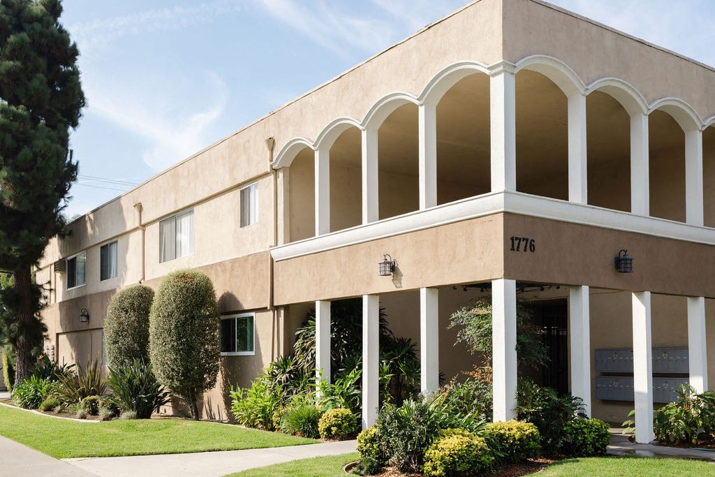 A building with the number 1776 on it.