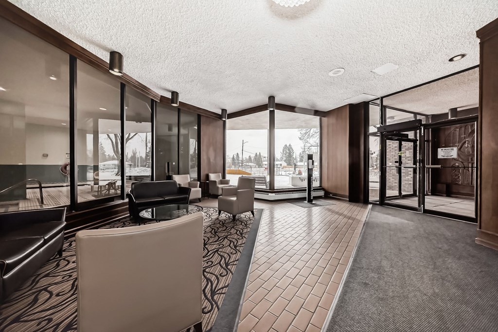 the lobby or reception area at embassy suites