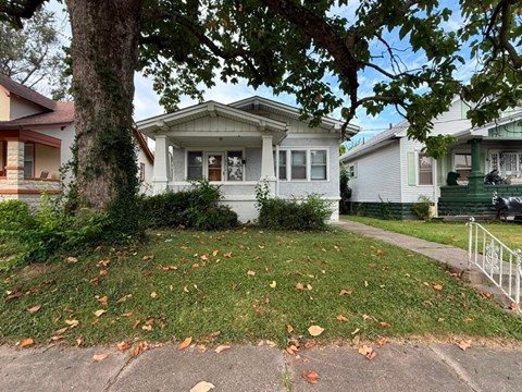 836 Dearborn Avenue 2 Beds Apartment for Rent