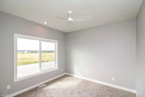 1000 NE 19Th Street 3 Beds Apartment for Rent