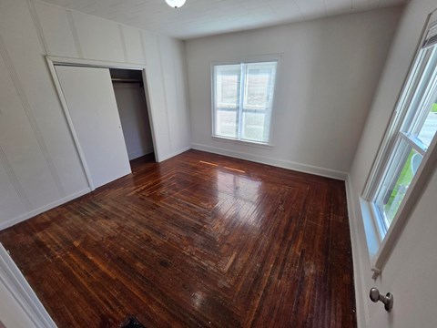 759 N West St 2 Beds Apartment for Rent