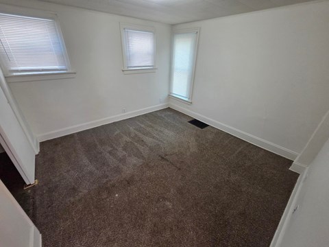 759 N West St 2 Beds Apartment for Rent