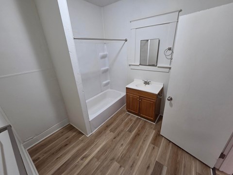 759 N West St 2 Beds Apartment for Rent