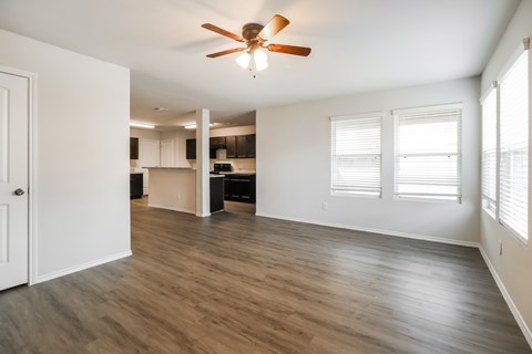 13141 Northwest Fwy.? 3-4 Beds Apartment, Conventional, Conventional, Conventional, Conventional, Conventional, Conventional for Rent - Photo Gallery 4