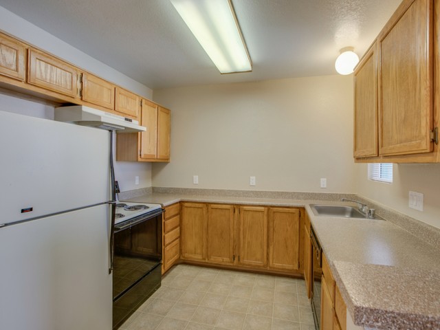 Villa Monterey Apartments