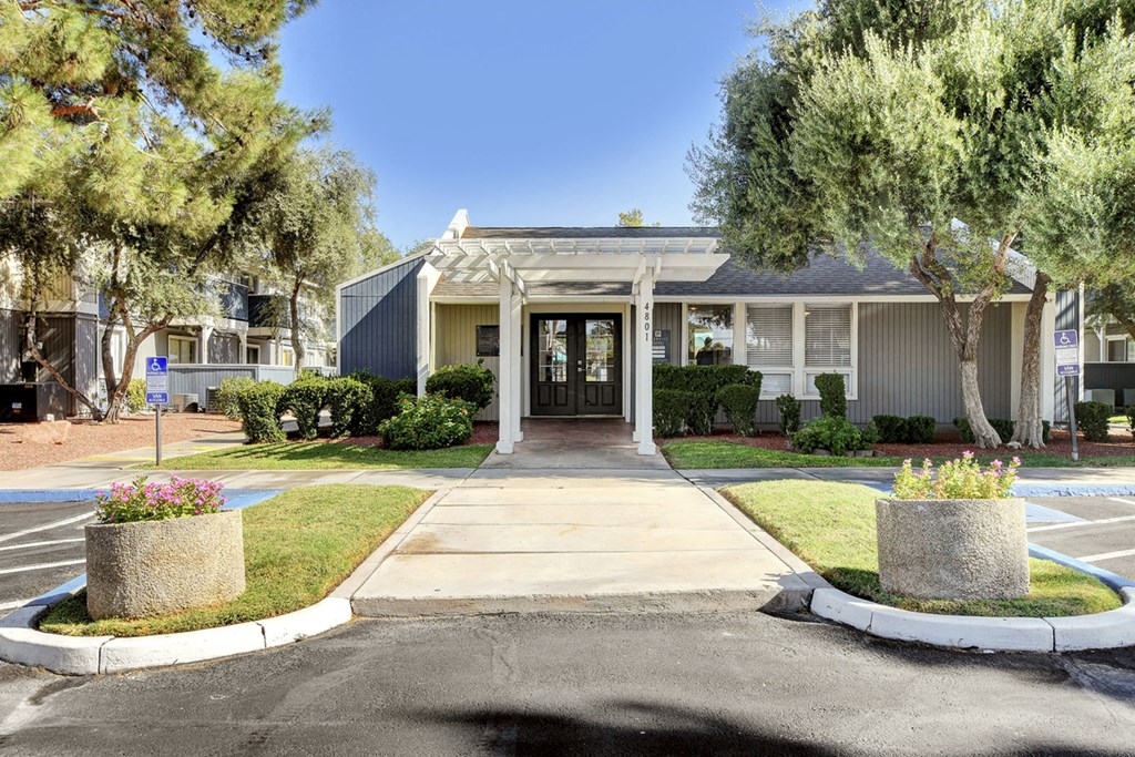 Source URL: https://medialibrarycf.entrata.com/13886/MLv3/3/27/2022/4/12/11141/5d5b82926f05f8.78317739250.jpg