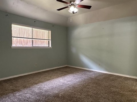 407 Shoretrail Drive 3 Beds Apartment for Rent