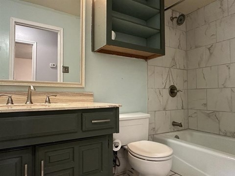 407 Shoretrail Drive 3 Beds Apartment for Rent