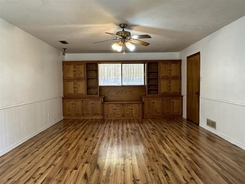 407 Shoretrail Drive 3 Beds Apartment for Rent