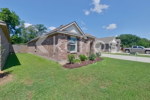 102 Yardley Ct 3 Beds Apartment for Rent