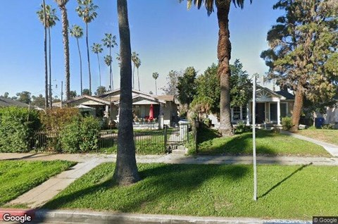 5177 S Manhattan Place 2 Beds Apartment for Rent