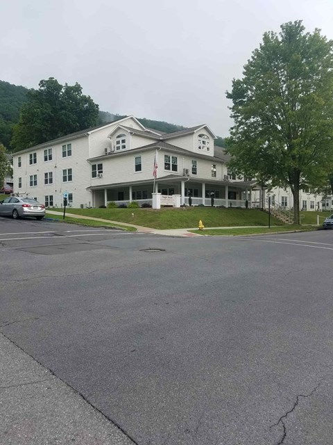 the building where the hotel is located is shown from the street