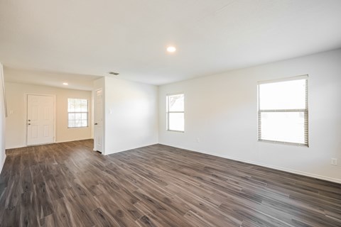 13141 Northwest Fwy.? 3-4 Beds Apartment, Conventional, Conventional, Conventional, Conventional, Conventional, Conventional for Rent - Photo Gallery 3