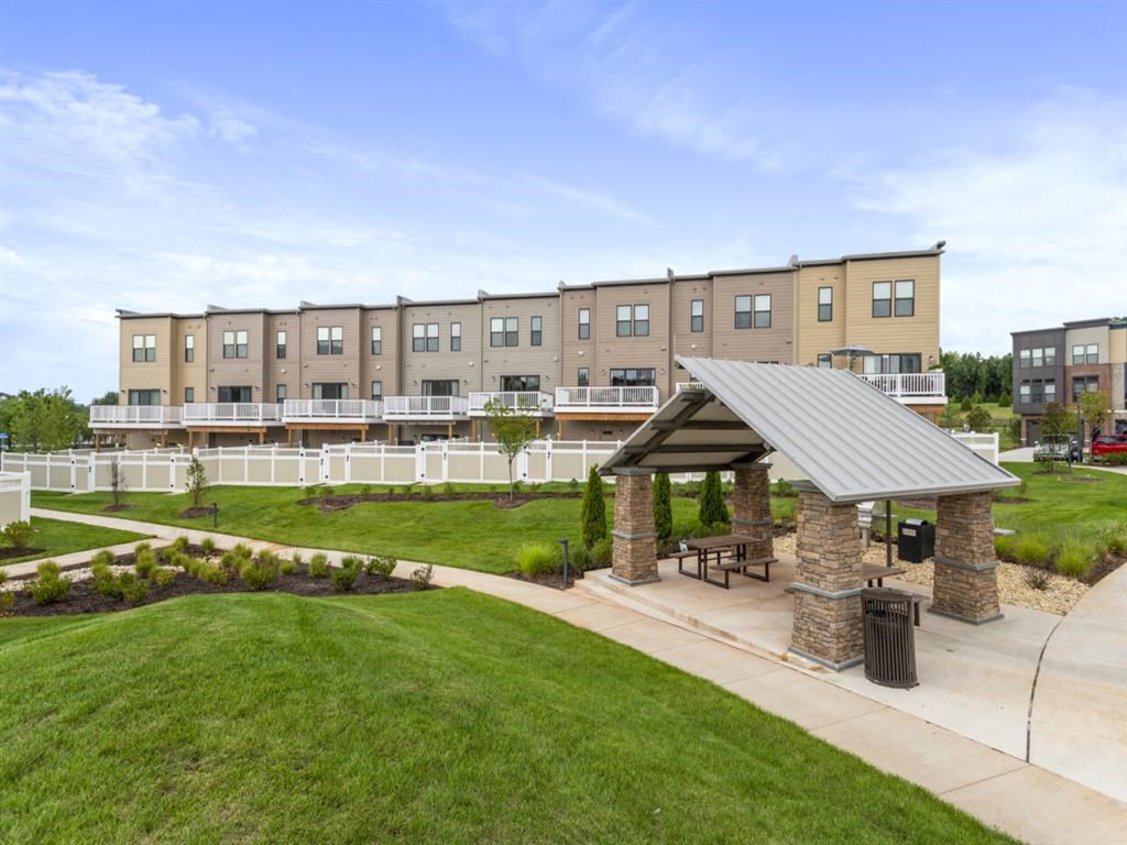 the building in which the hotel is located