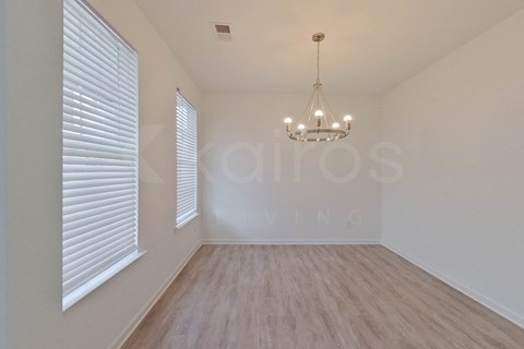 122 English Oak Ln 4 Beds Apartment for Rent
