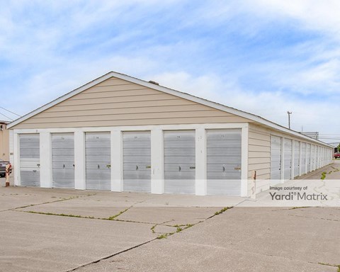 Storage Units for Rent available at 3919 17Th Street, East Moline, IL 61244