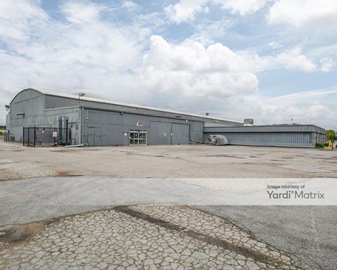 Storage Units for Rent available at 2070 West River Drive, Davenport, IA 52802