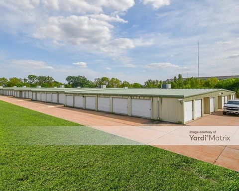 Storage Units for Rent available at 3665 Devils Glen Road, Bettendorf, IA 52722