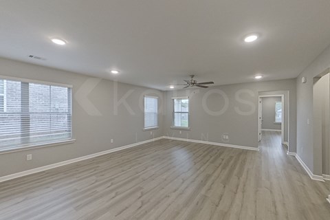 125 Denise Dr 3 Beds Apartment for Rent