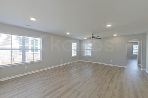 117 Denise Dr 3 Beds Apartment for Rent
