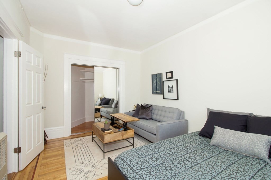 210 Church Street Studio Apartment for Rent - Photo Gallery 3