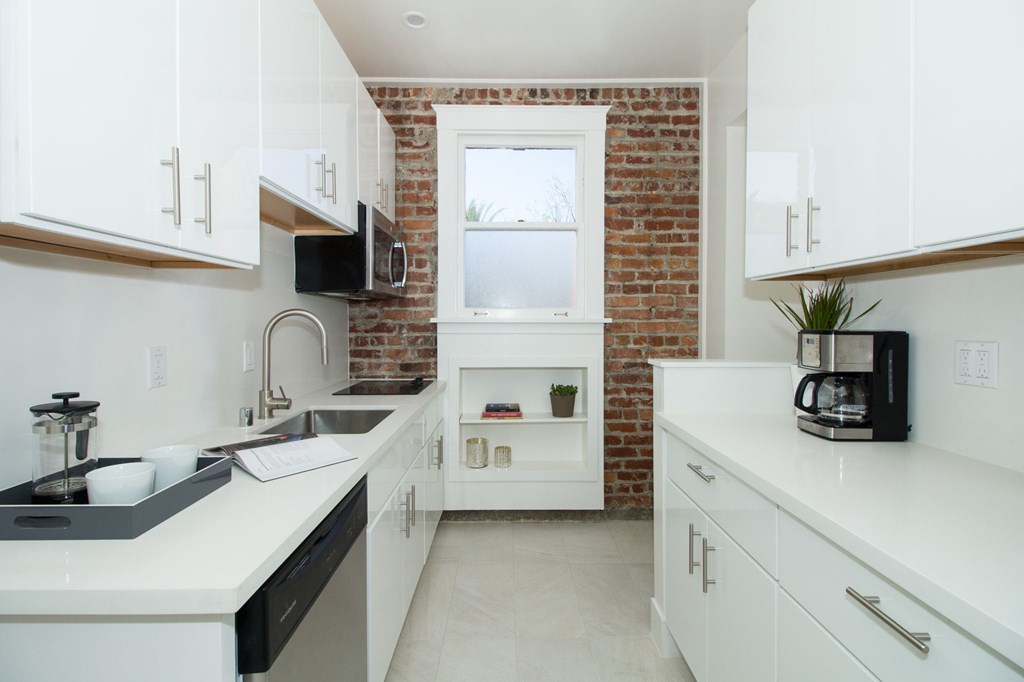 210 Church Street Studio Apartment for Rent - Photo Gallery 4