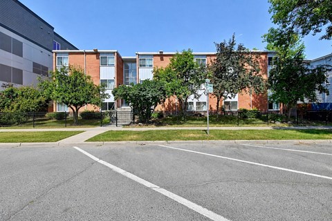 1114 16 Ave Sw 1-2 Beds Apartment for Rent