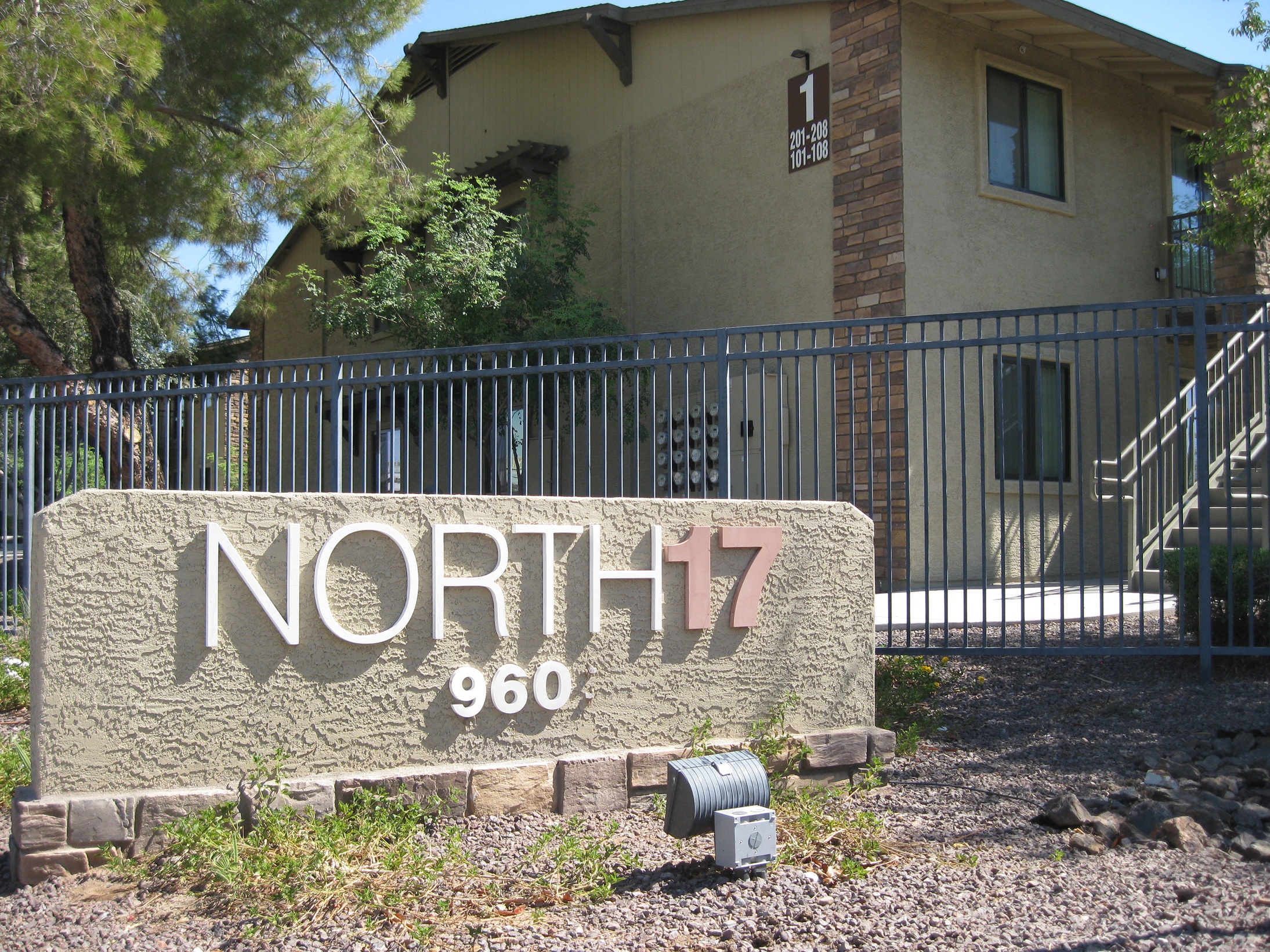 Dunlap & Magee North 17