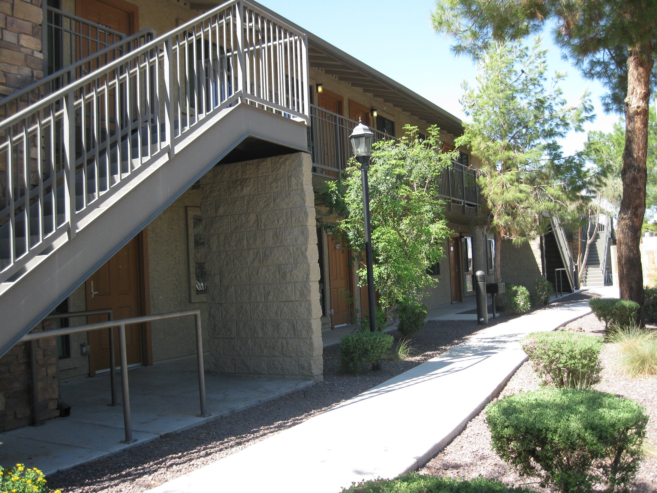 Dunlap & Magee North 17